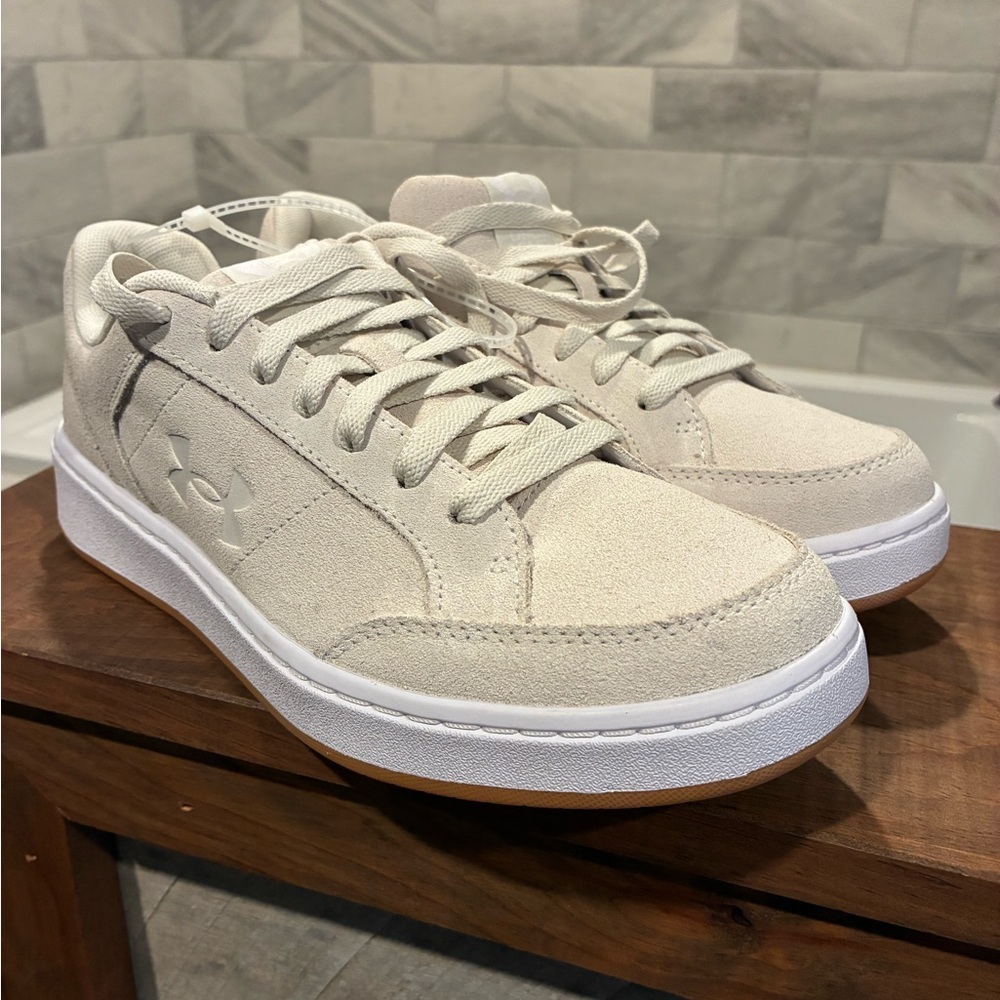 Under Armour Suede Comfort Deluxe Beige Sneakers Women’s Size 9